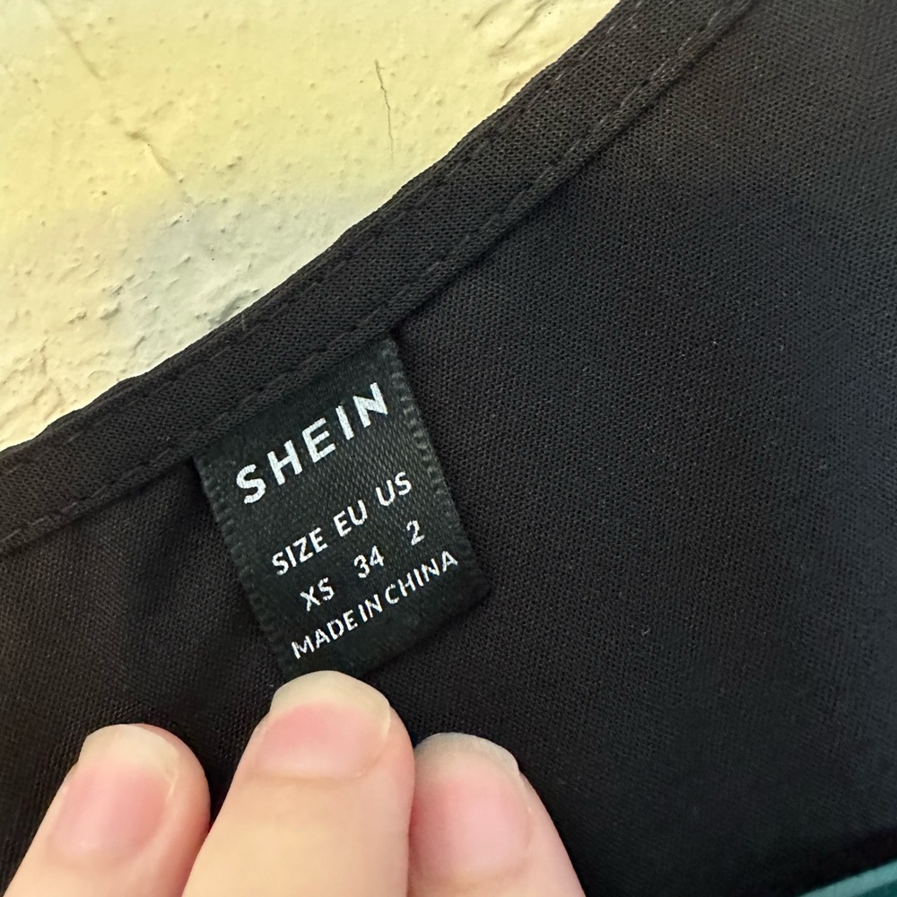 Detailed Polyester Top Size XS - Picture 5 of 6